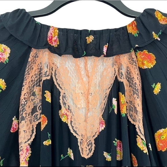 Free People Intimately Poppy Ruffle Bodysuit NWT Black Floral - Picture 8 of 16